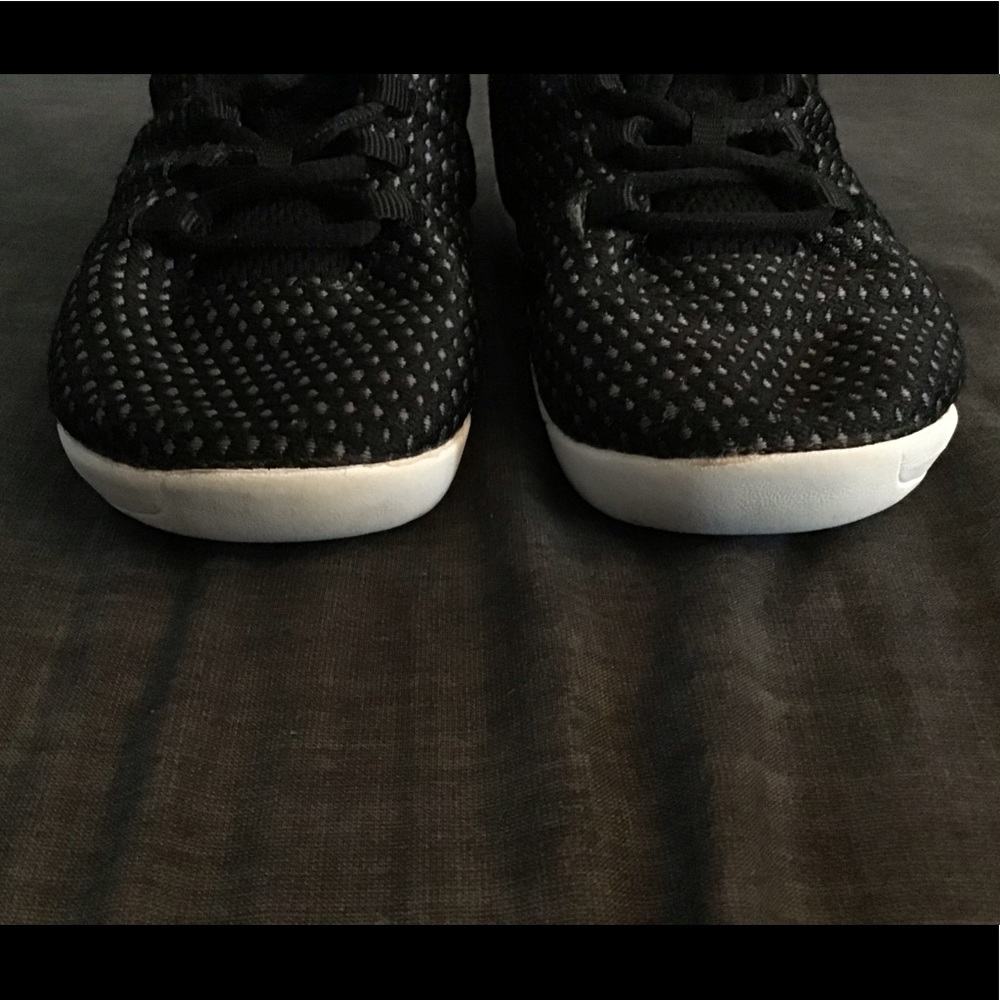 Michael Jordan sneakers - Picture 3 of 6